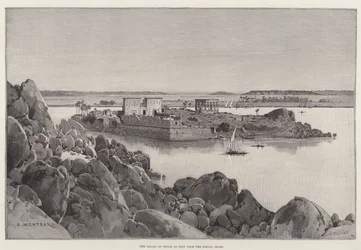 La isla de Filae vista desde la costa libia